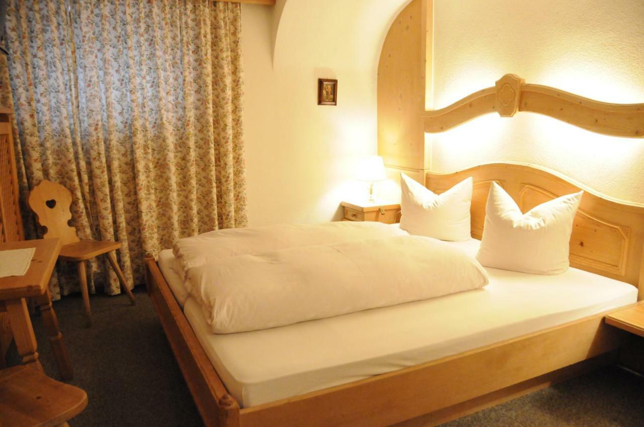 Hotel Garni Friedheim Sankt Anton am Arlberg Esterno foto